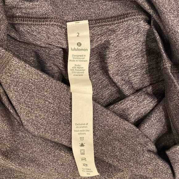 Women’s cropped grey lululemon, size 2 leggings. Never worn and amazing quality - Picture 2 of 4